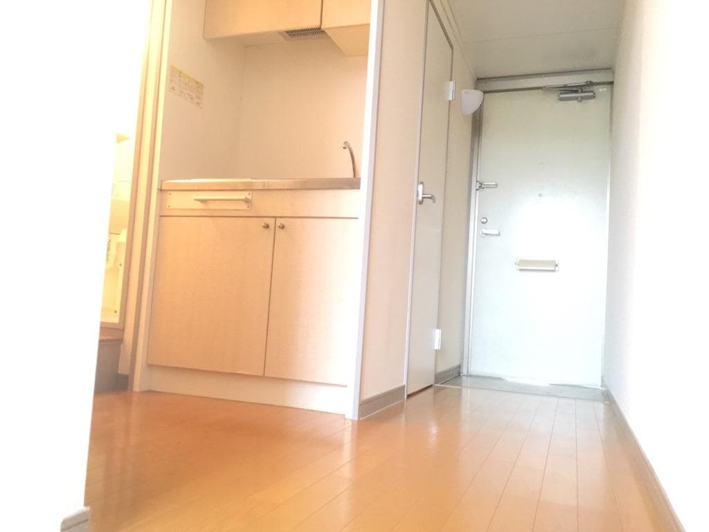 Room image 8