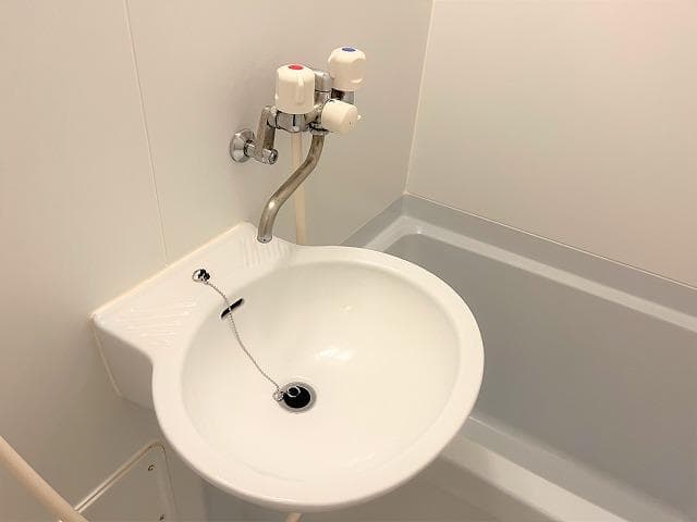 Room image 8