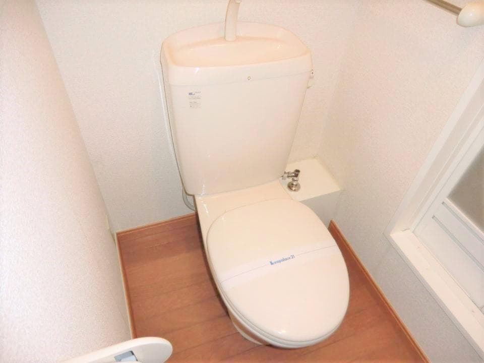 Room image 8