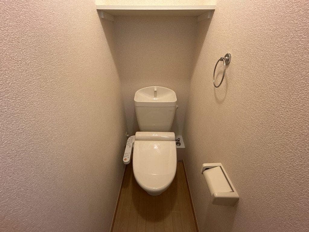 Room image 8