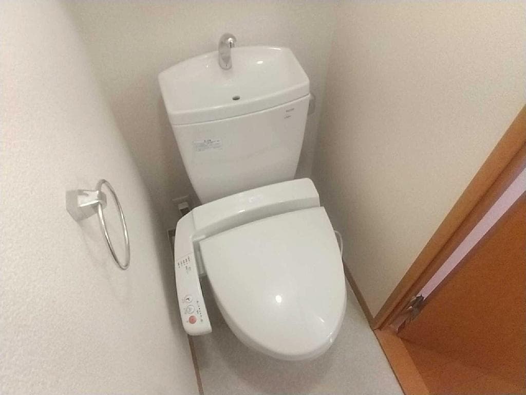 Room image 8