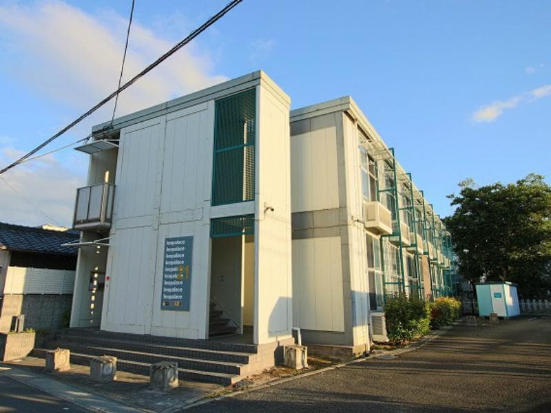 Main exterior of leopalace Chaenba