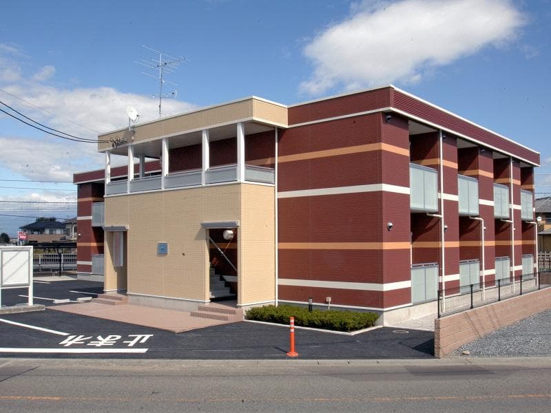 Main exterior of LEONEXT Jimbohara