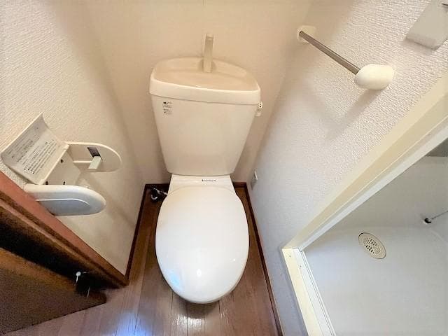 Room image 9