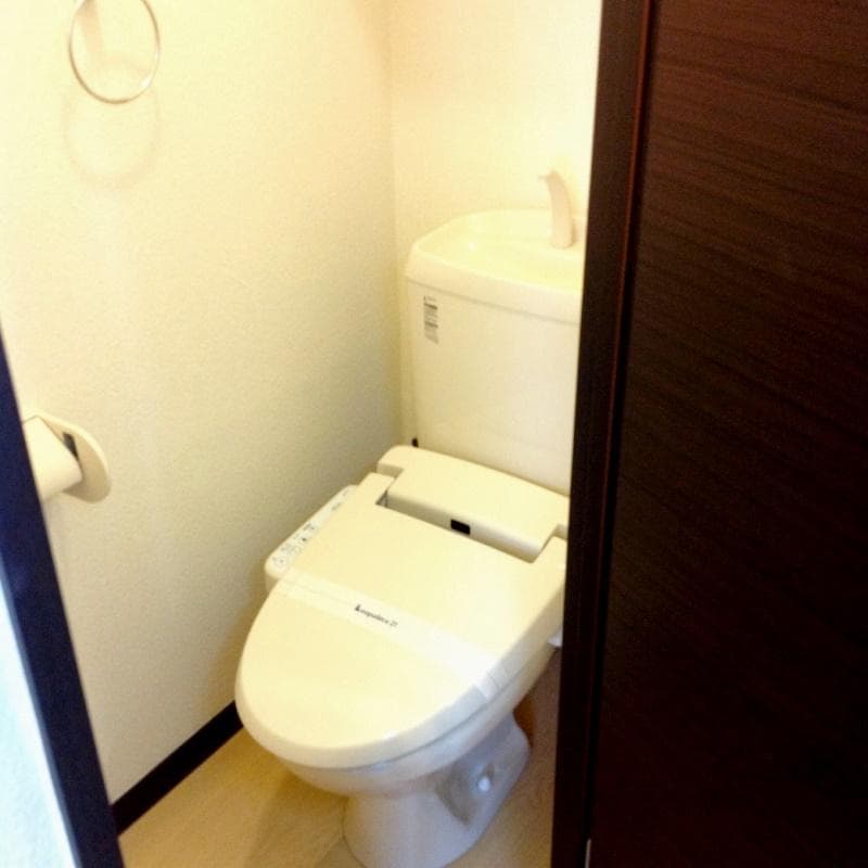 Room image 8