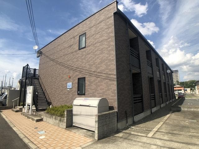 Main exterior of LEONEXT Granvia V