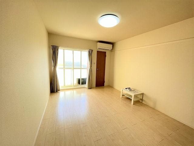 Preview interior of LEONEXT Clementine