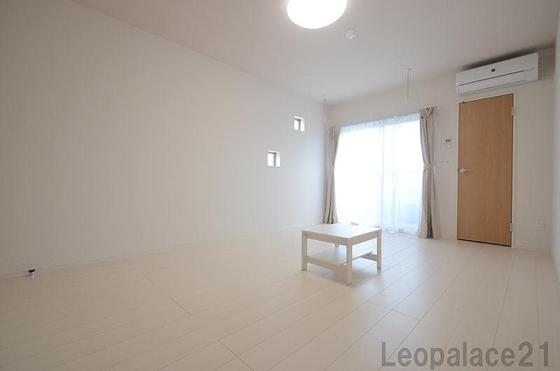 Room image 15