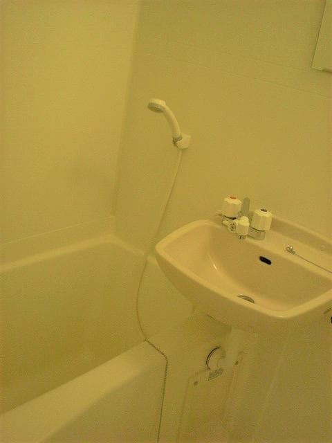 Room image 11