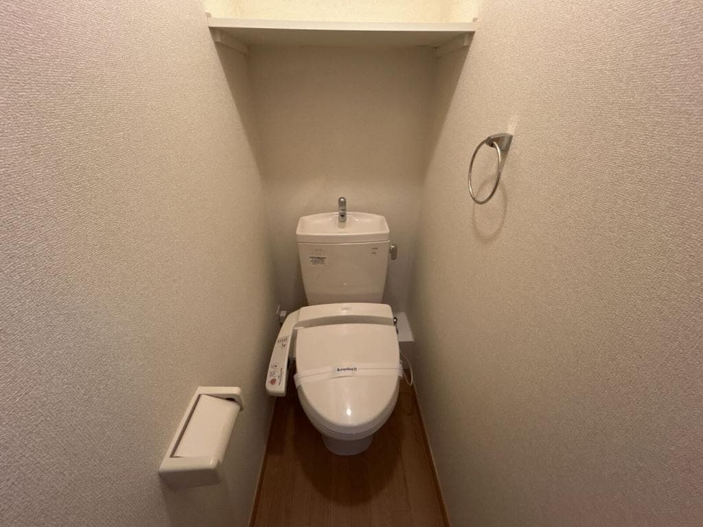 Room image 8