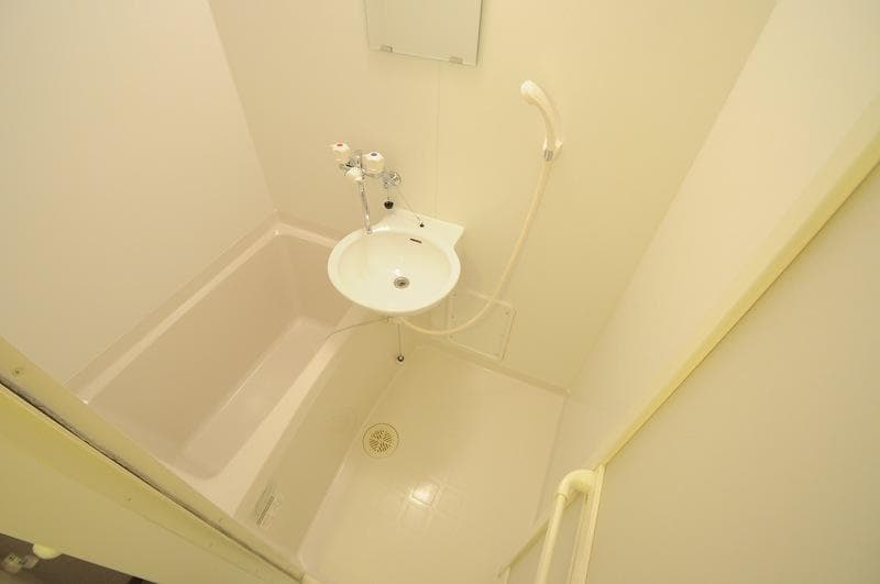 Room image 8