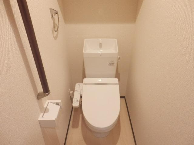 Room image 9