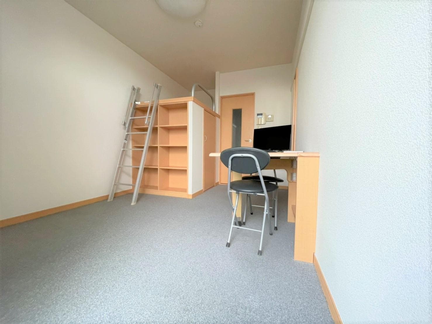 Room image 15