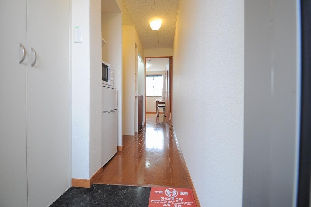 Room image 12