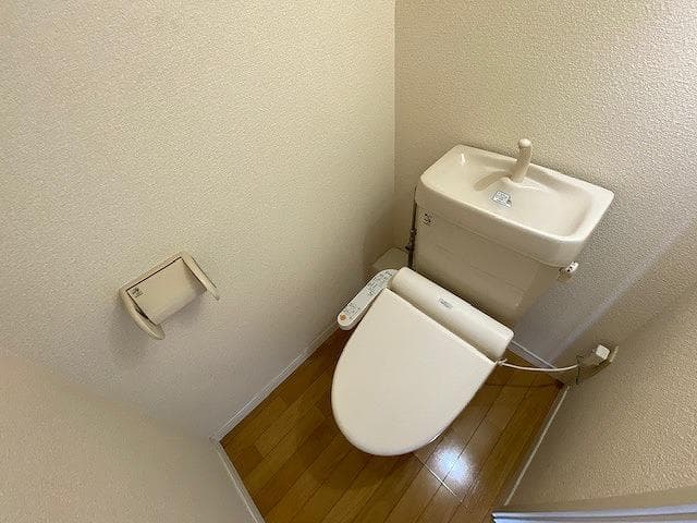 Room image 13