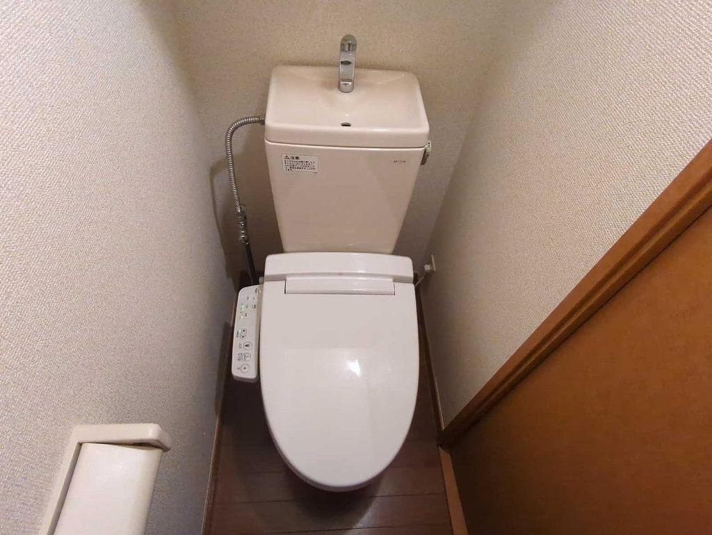 Room image 8