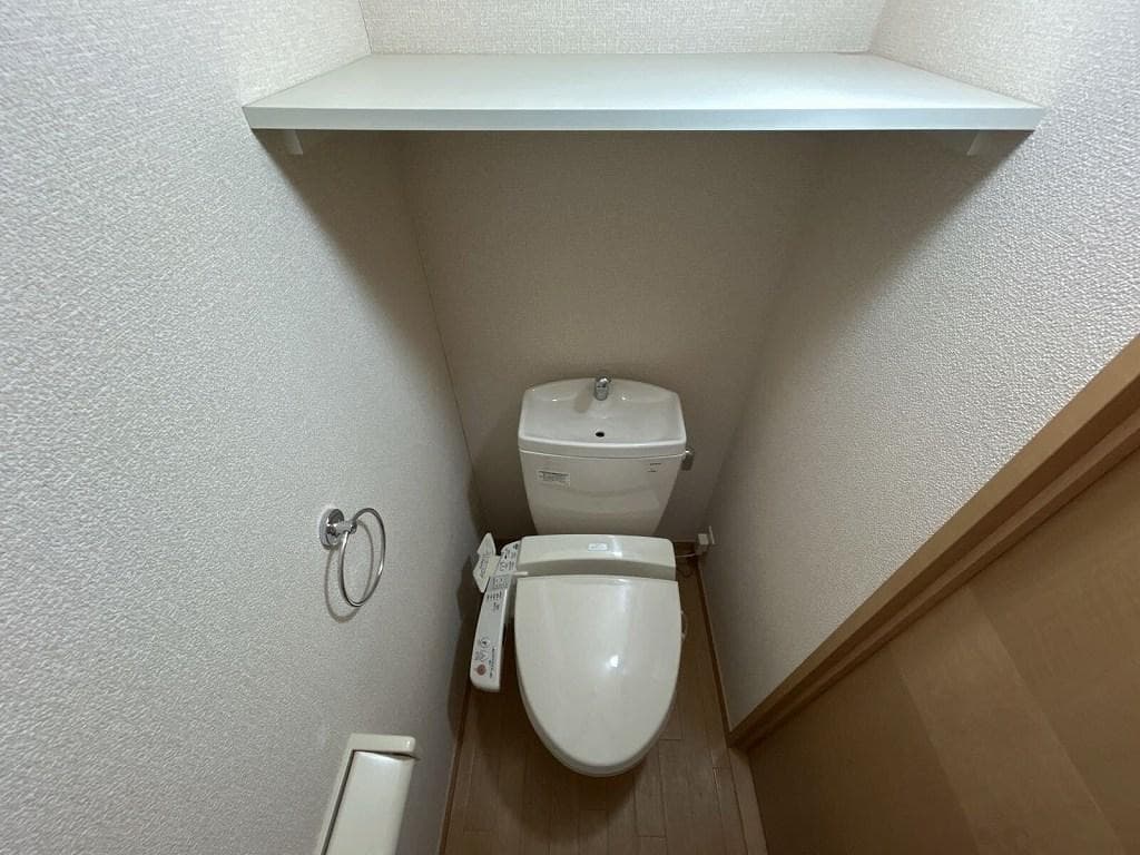 Room image 8