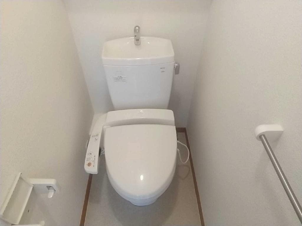 Room image 8