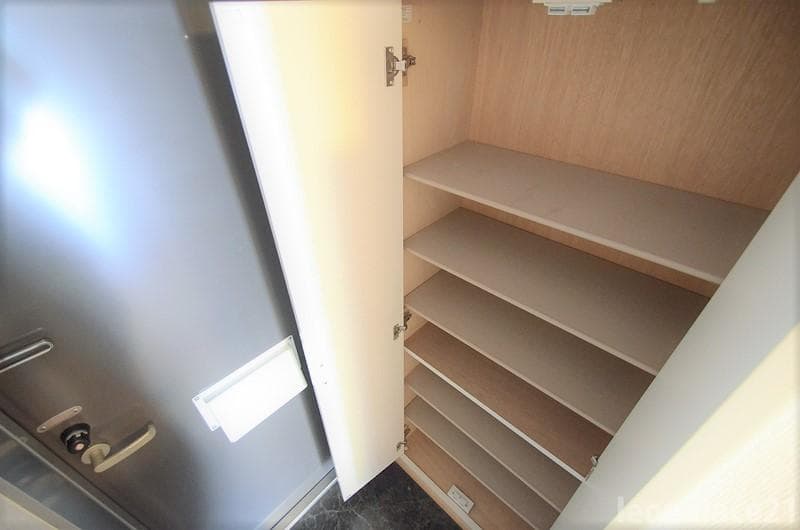 Room image 9
