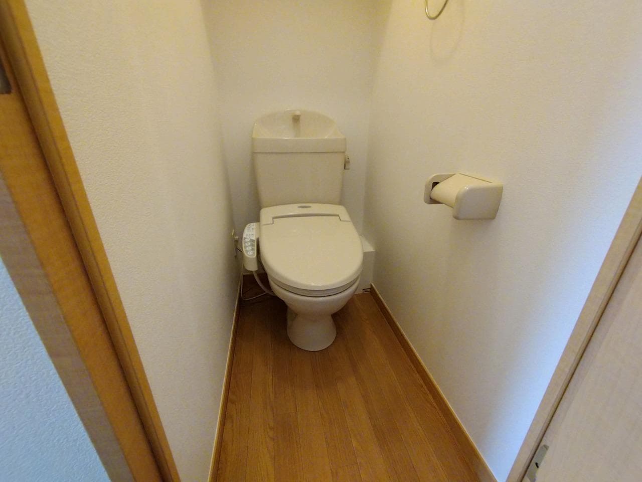 Room image 8