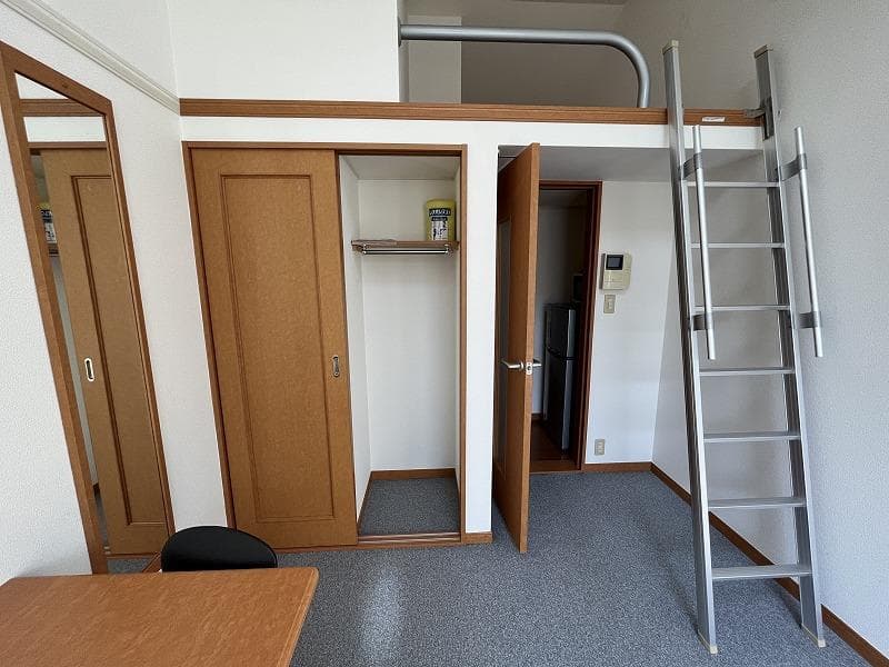 Room image 10