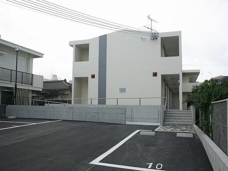 Main exterior of leopalace Syuri jyokamachi