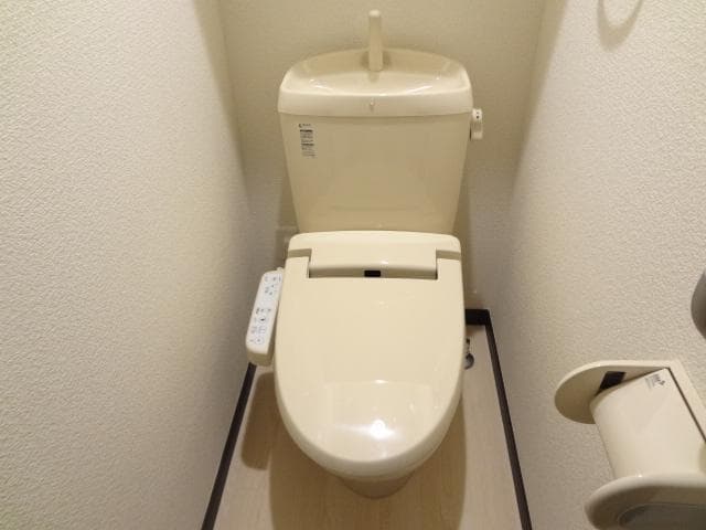 Room image 8