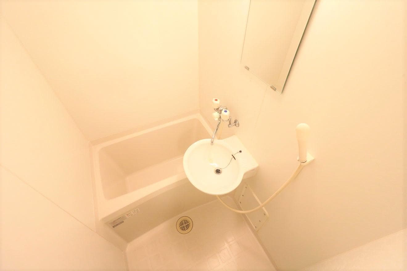 Room image 8