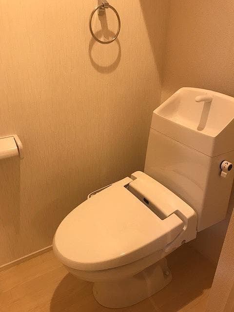 Room image 12