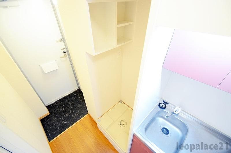 Room image 8