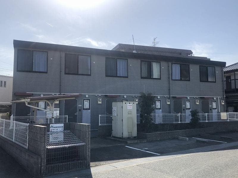 Main exterior of leopalace 2000