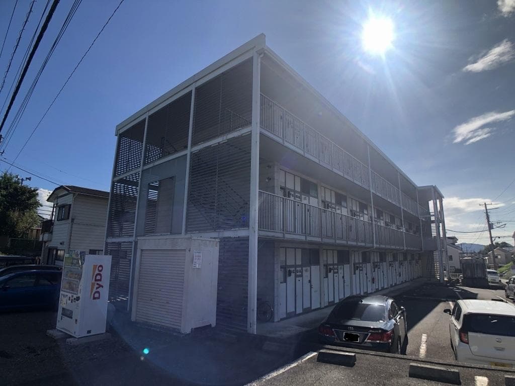 Main exterior of leopalace Kashiya