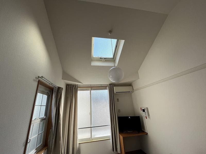 Room image 16