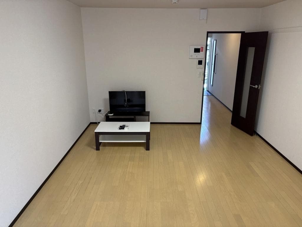 Preview interior of CLEINO Iyasaka