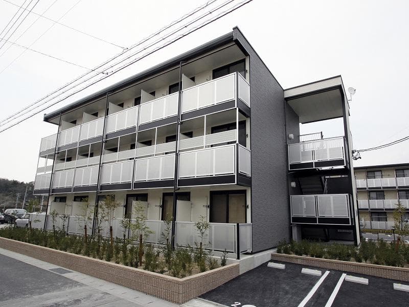 Main exterior of leopalace Tanpopo