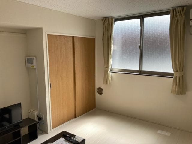 Room image 16