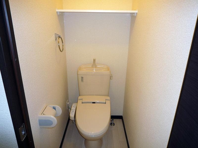 Room image 8