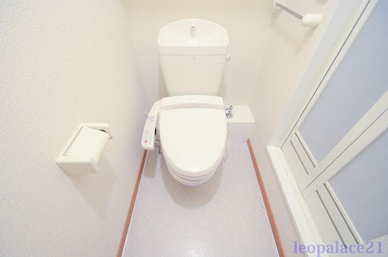 Room image 11