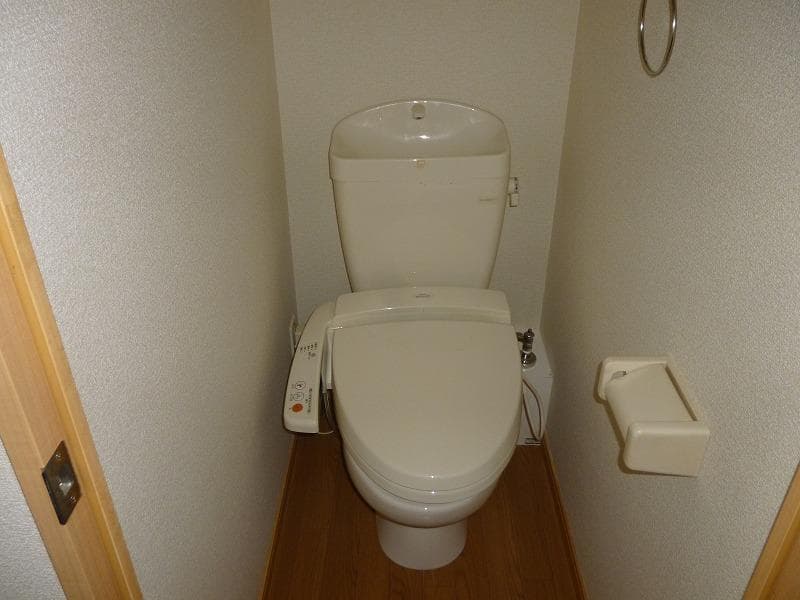 Room image 8