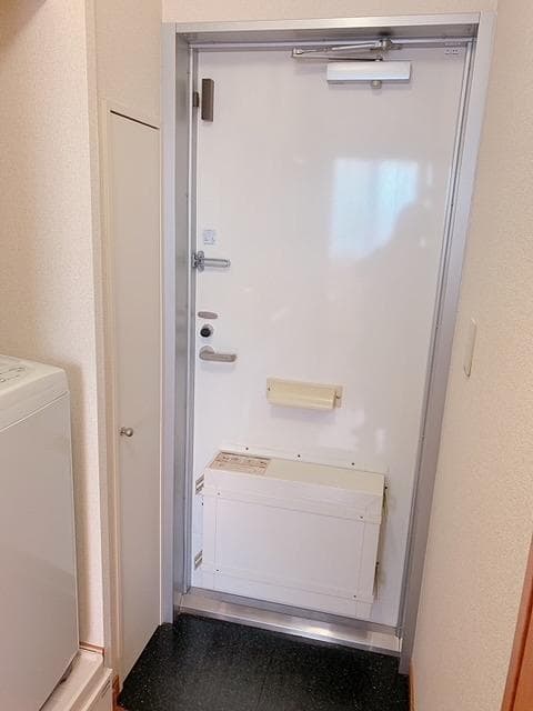 Room image 8