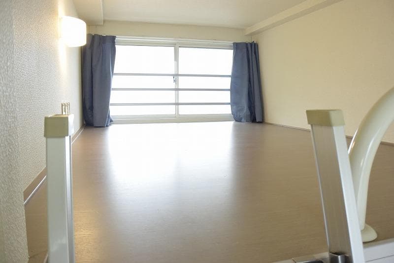 Room image 13