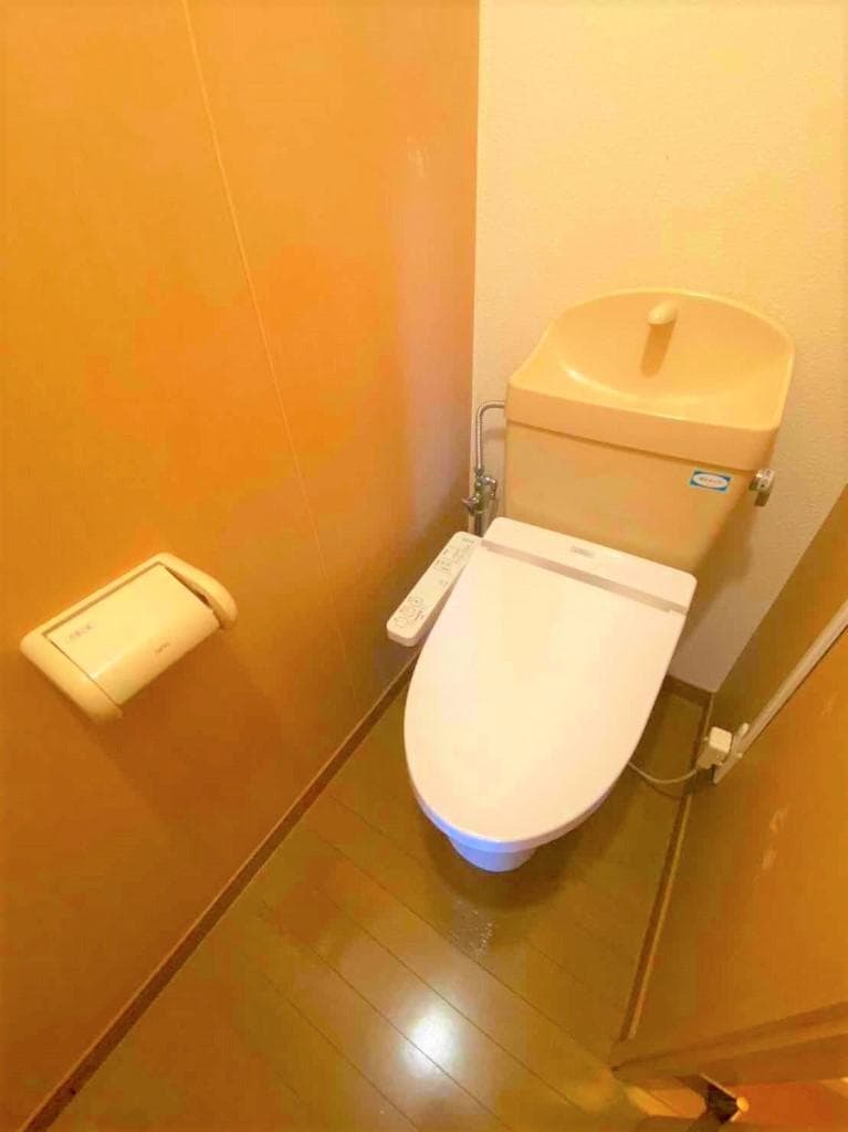 Room image 8