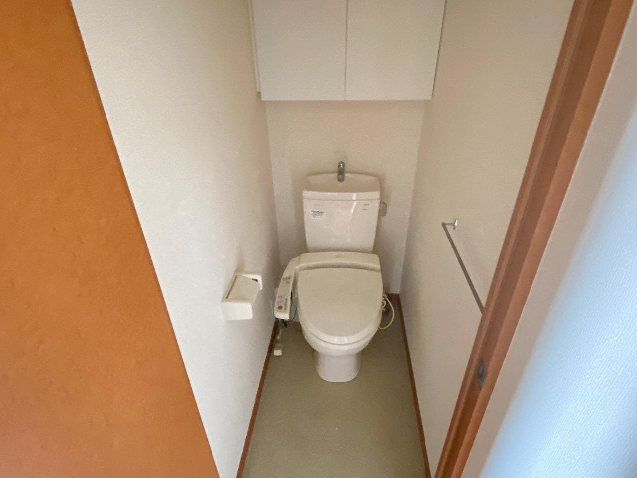 Room image 8
