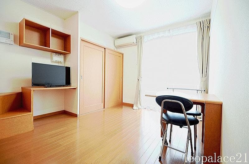 Room image 16