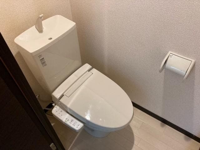 Room image 9