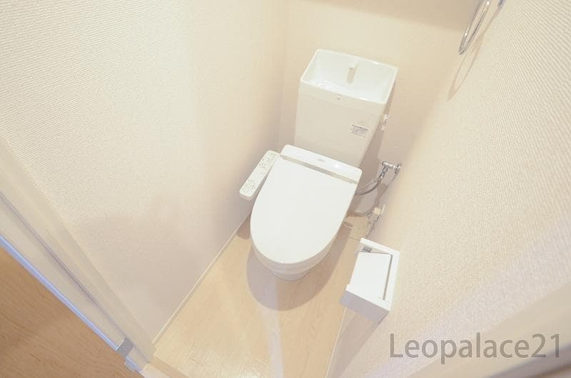 Room image 13