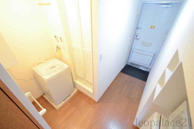 Room image 8