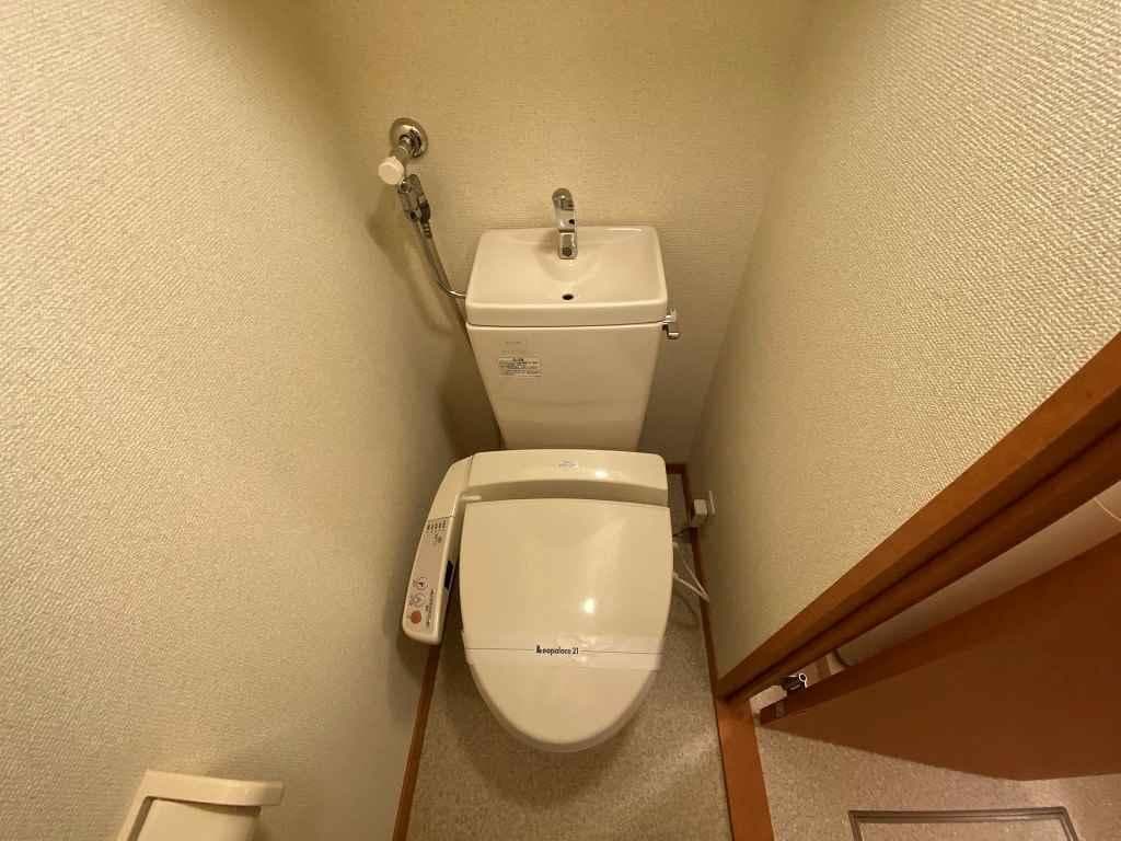 Room image 11