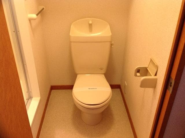 Room image 8