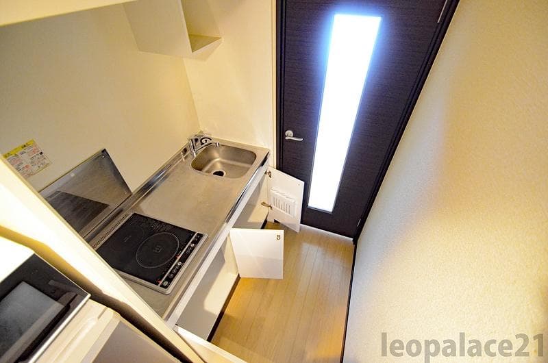 Room image 8